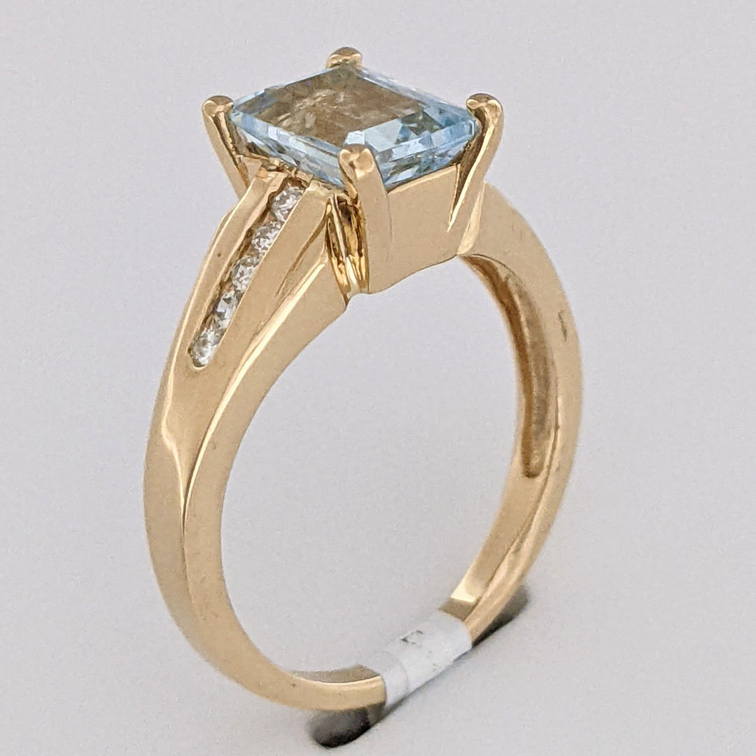 14K AQUAMARINE EMERALD CUT 6X9 WITH .10 DIAMOND TOTAL WEIGHT (10) ROUND ESTATE RING 3.8 GRAMS