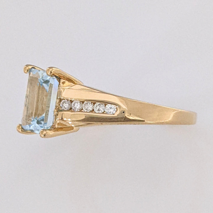 14K AQUAMARINE EMERALD CUT 6X9 WITH .10 DIAMOND TOTAL WEIGHT (10) ROUND ESTATE RING 3.8 GRAMS