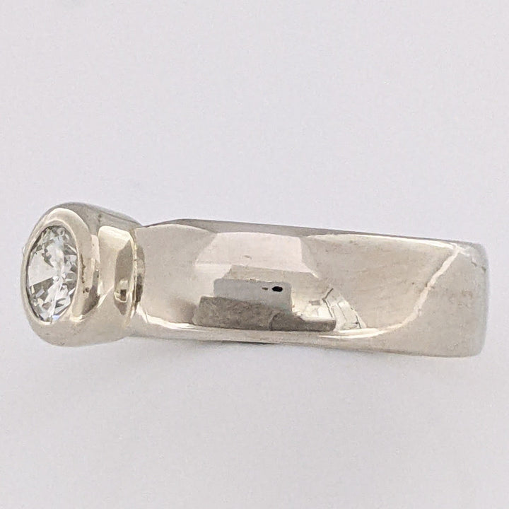 10K WHITE .34 CARAT TOTAL SI1 I DIAMOND ROUND BEZEL SET ESTATE RING 4.3 GRAMS