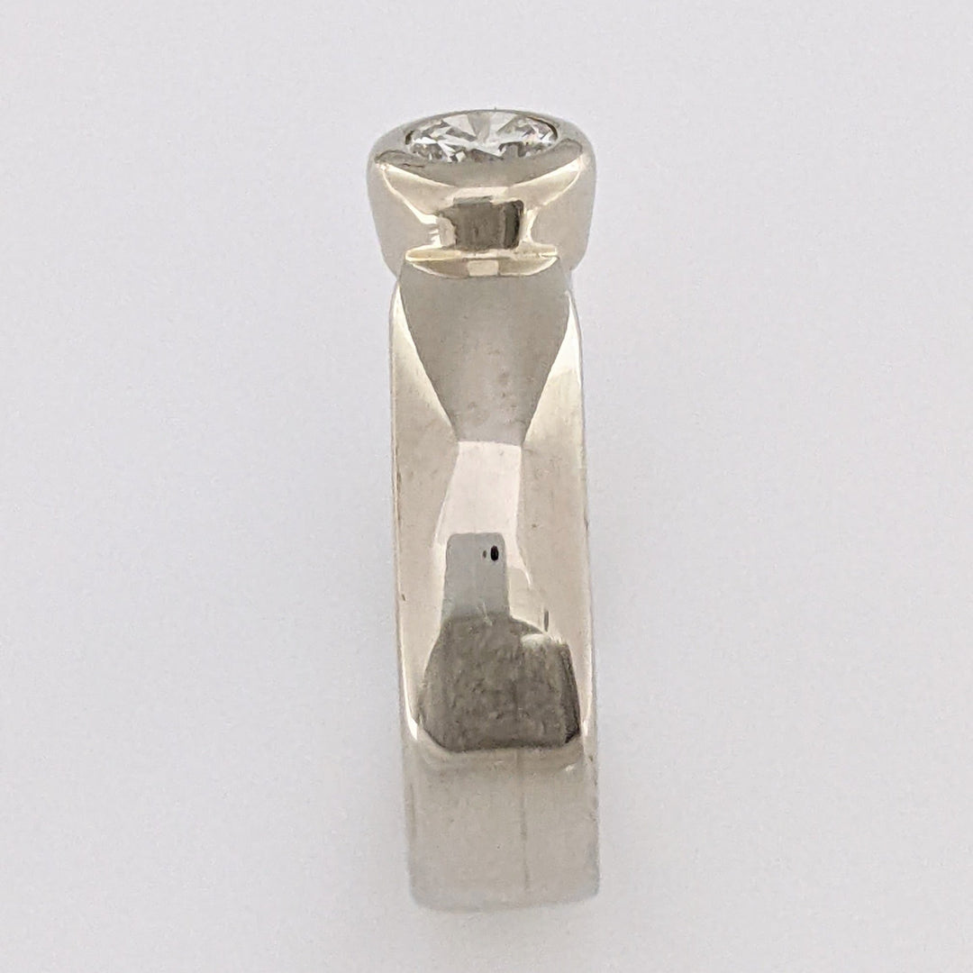 10K WHITE .34 CARAT TOTAL SI1 I DIAMOND ROUND BEZEL SET ESTATE RING 4.3 GRAMS