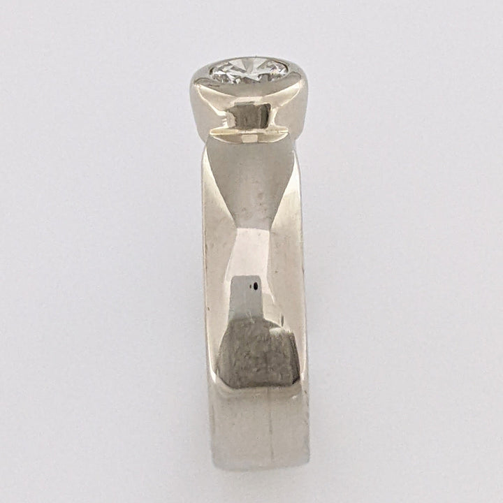 10K WHITE .34 CARAT TOTAL SI1 I DIAMOND ROUND BEZEL SET ESTATE RING 4.3 GRAMS