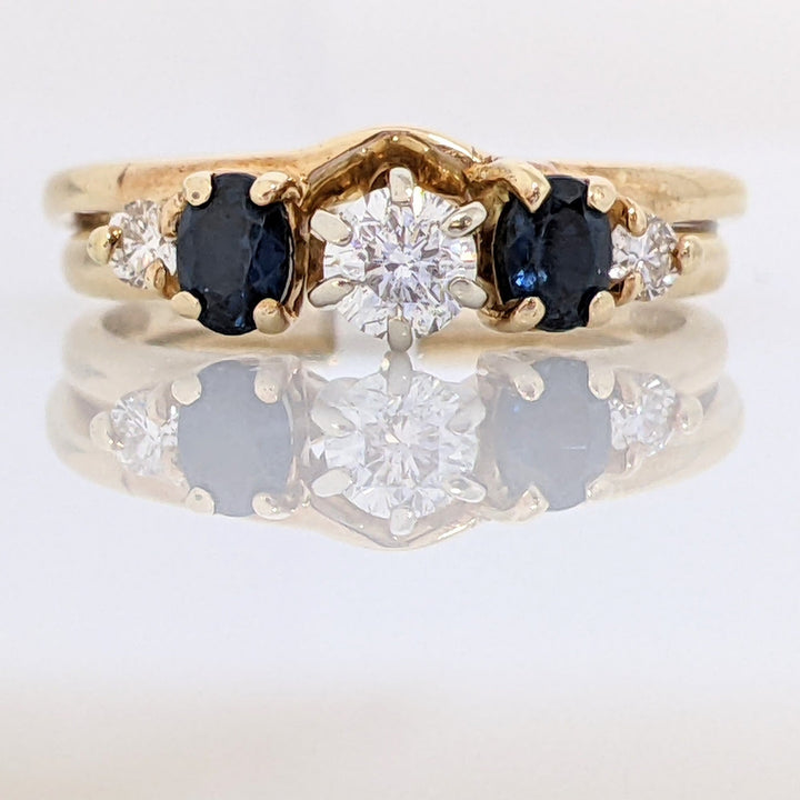 14K .26 CARAT TOTAL WEIGHT I1 G DIAMOND ROUND (3) WITH (2) 3X4 SAPPHIRE OVAL ESTATE RING/SET 3.9 GRAMS