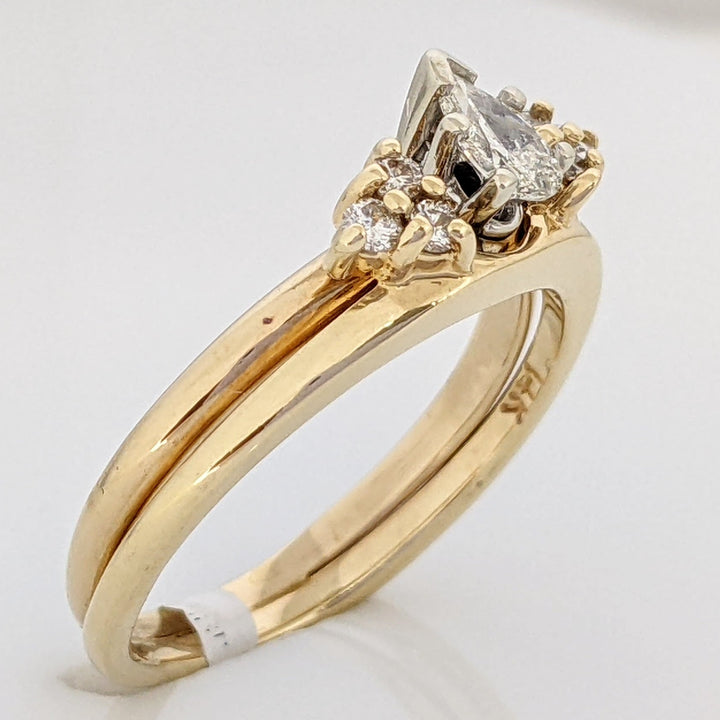 14K .30 CARAT TOTAL WEIGHT VS1 H-I DIAMOND PEAR WITH (6) ROUND ESTATE SET 3.4 GRAMS