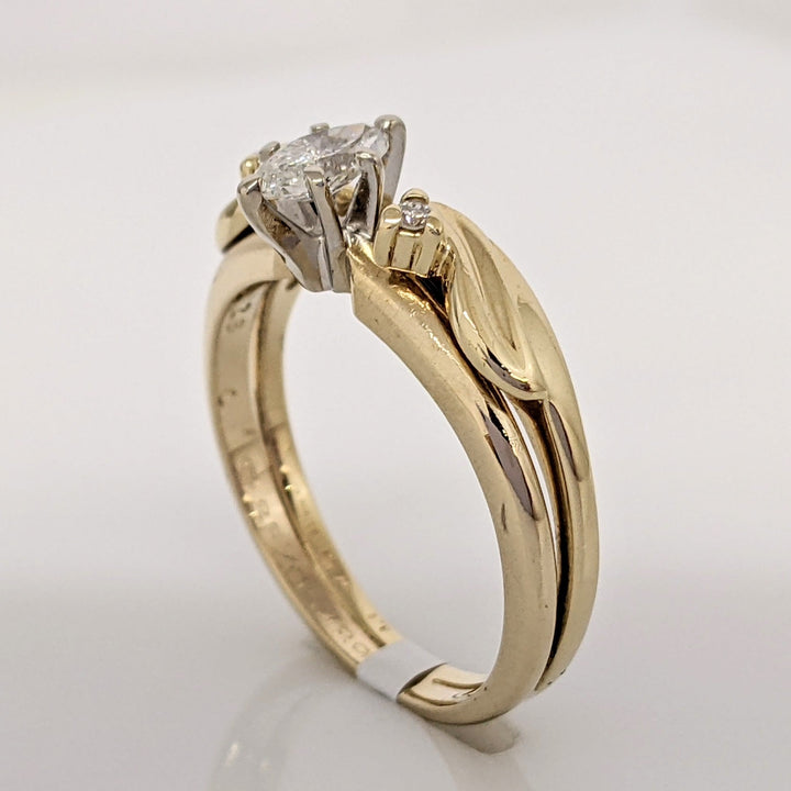 14K .28 CARAT TOTAL WEIGHT SI2 I DIAMOND MARQUISE CUT WITH (2) ROUND ESTATE SET 3.8 GRAMS