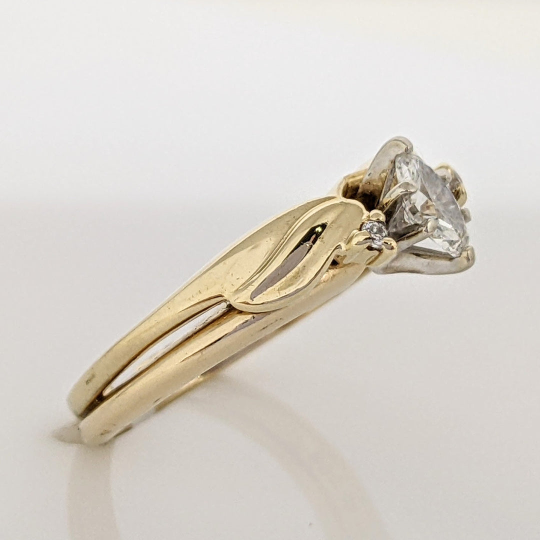 14K .28 CARAT TOTAL WEIGHT SI2 I DIAMOND MARQUISE CUT WITH (2) ROUND ESTATE SET 3.8 GRAMS