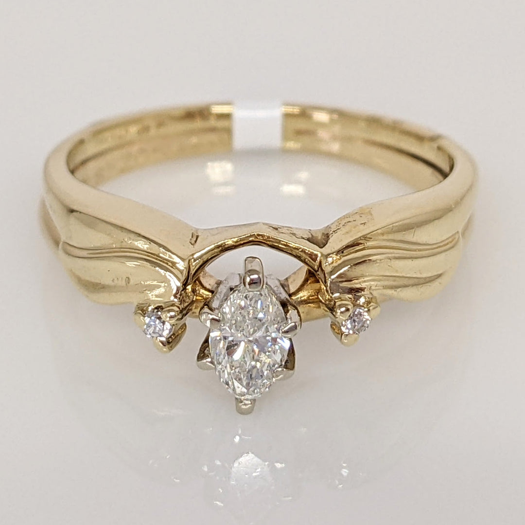 14K .28 CARAT TOTAL WEIGHT SI2 I DIAMOND MARQUISE CUT WITH (2) ROUND ESTATE SET 3.8 GRAMS