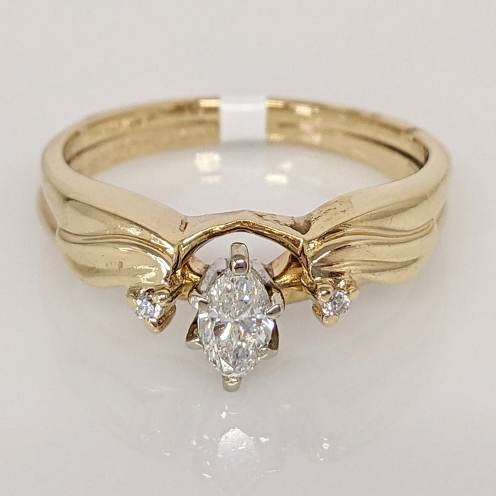 14K .28 CARAT TOTAL WEIGHT SI2 I DIAMOND MARQUISE CUT WITH (2) ROUND ESTATE SET 3.8 GRAMS