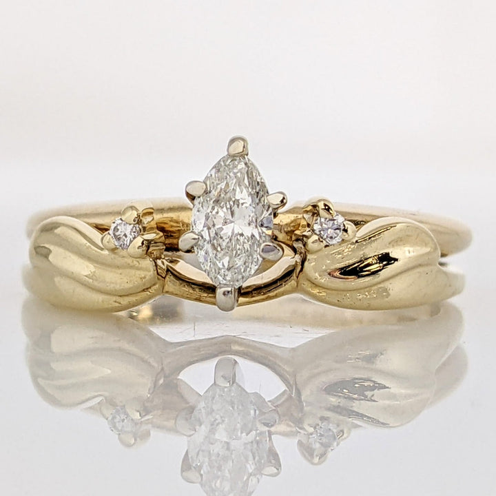 14K .28 CARAT TOTAL WEIGHT SI2 I DIAMOND MARQUISE CUT WITH (2) ROUND ESTATE SET 3.8 GRAMS