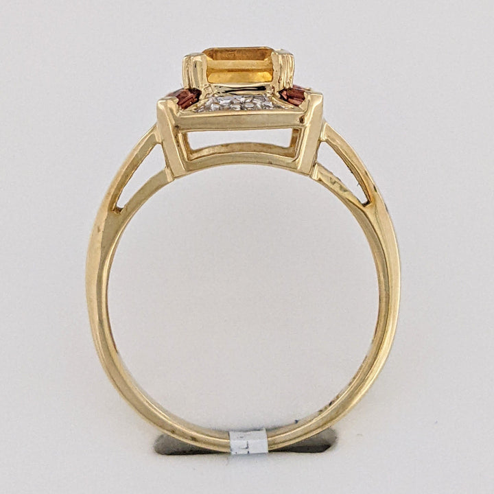 10K CITRINE EMERALD CUT 6X8 WITH (4) GARNET BAGUETTE AND (10) MELEE ESTATE RING 3.1 GRAMS