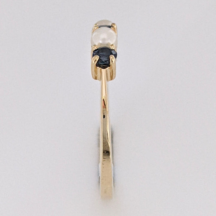 18K SAPPHIRE ROUND (3) 3MM WITH (2) PEARL 3MM ESTATE TIFFANY BAND 1.6 GRAMS