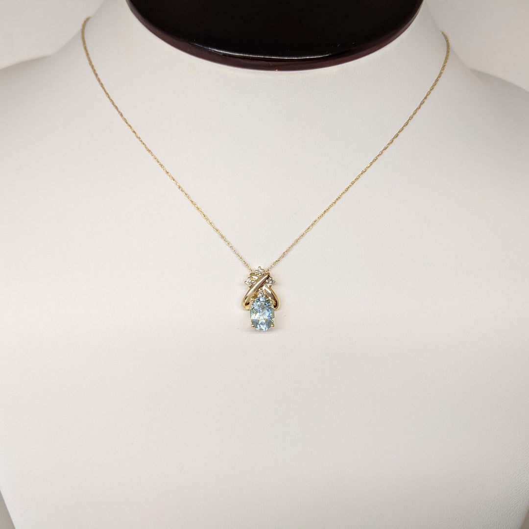14K AQUAMARINE OVAL 6X8 WITH (4) MELEE ESTATE PENDANT & CHAIN 2.0 GRAMS