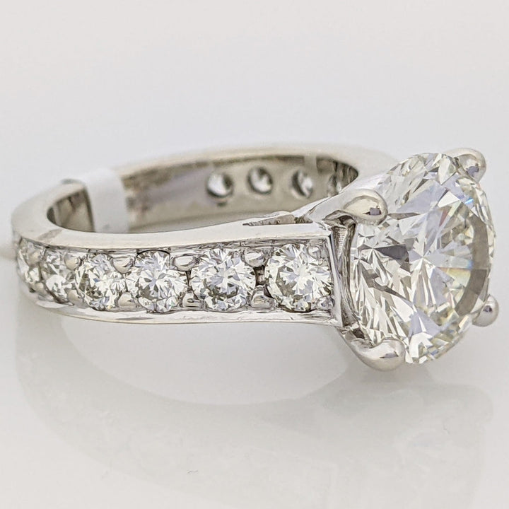 18K WHITE 3.44 CARAT TOTAL SI1 L DIAMOND ROUND WITH 1.32 CARAT TOTAL WEIGHT SI H (14) ESTATE RING 7.0 GRAMS