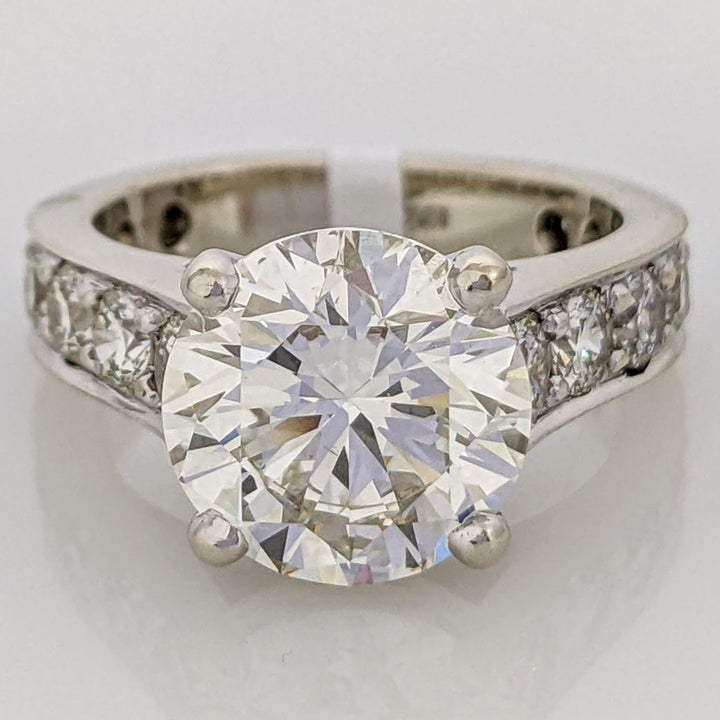 18K WHITE 3.44 CARAT TOTAL SI1 L DIAMOND ROUND WITH 1.32 CARAT TOTAL WEIGHT SI H (14) ESTATE RING 7.0 GRAMS