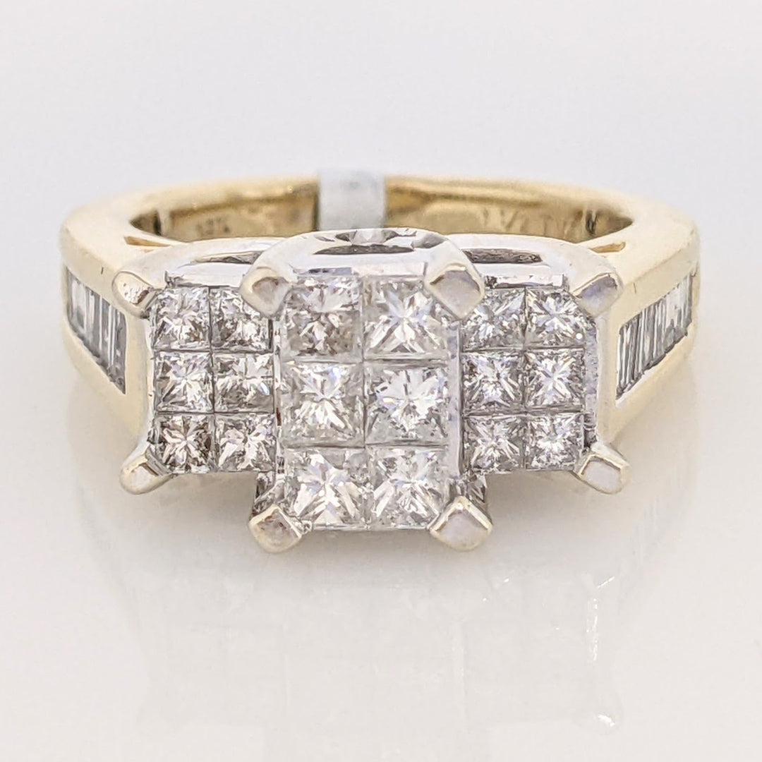 14K 1.50 CARAT TOTAL WEIGHT I1 H DIAMOND PRINCESS CUT (18) BAGUETTE (16) ESTATE CLUSTER RING 8.1 GRAMS