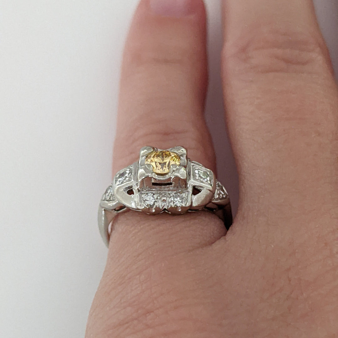 PLATINUM .56 CARAT TOTAL WEIGHT SI1-VS2 H/ YELLOW ESTATE RING 3.5 GRAMS