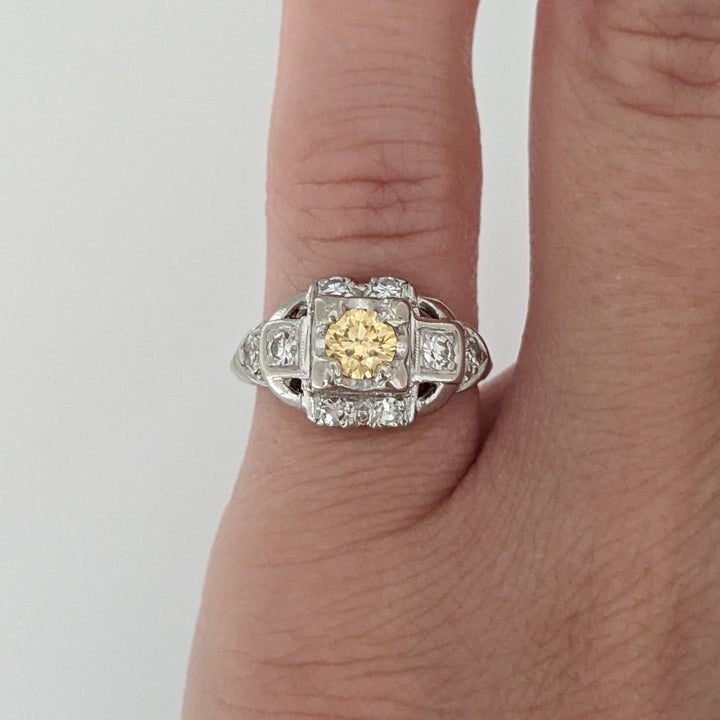 PLATINUM .56 CARAT TOTAL WEIGHT SI1-VS2 H/ YELLOW ESTATE RING 3.5 GRAMS