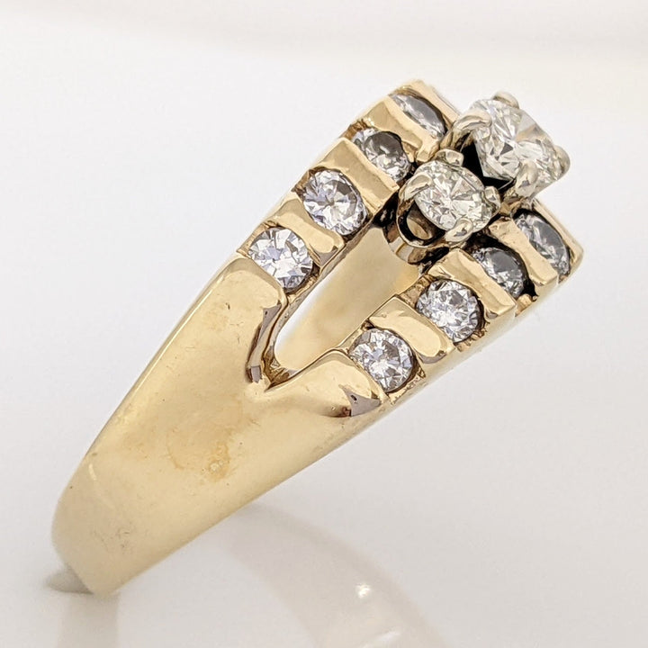 14K 1.09 CARAT TOTAL WEIGHT SI2-I1 H-I DIAMOND ROUND (17) TRINITY STYLE ESTATE RING 7.4 GRAMS
