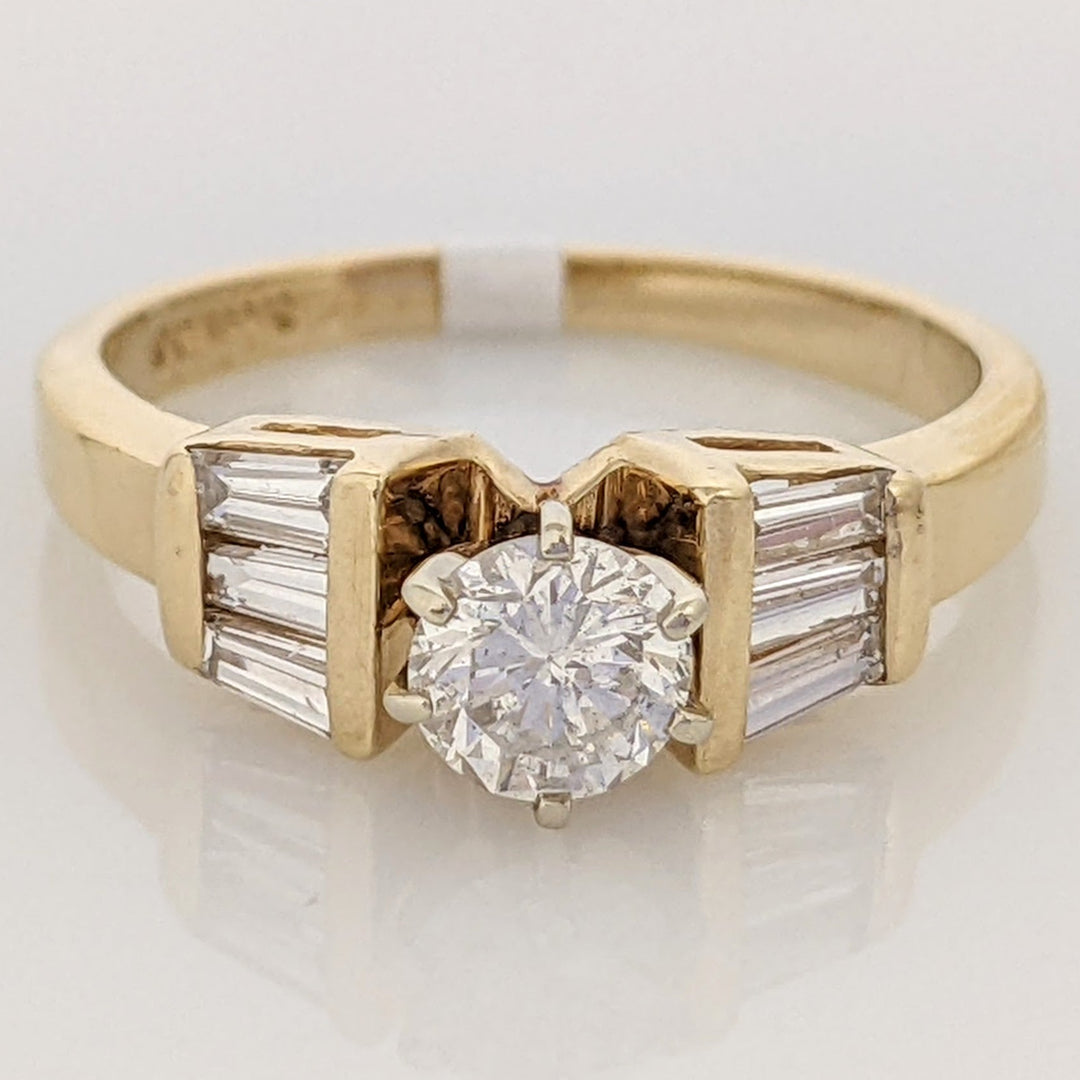 14K .71 CARAT TOTAL WEIGHT I1 J DIAMOND ROUND WITH (6) BAGUETTE CUT ESTATE RING 2.6 GRAMS