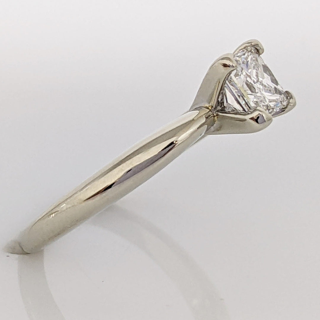 14K WHITE .66 CARAT TOTAL VS2 F DIAMOND PRINCESS CUT SOLITAIRE ESTATE RING 2.9 GRAMS