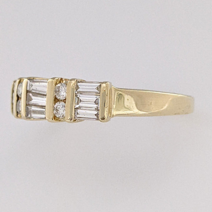 14K .84 CARAT TOTAL WEIGHT SI1 H DIAMOND ROUND (4) BAGUETTE CUT (9) ESTATE BAND 3.5 GRAMS