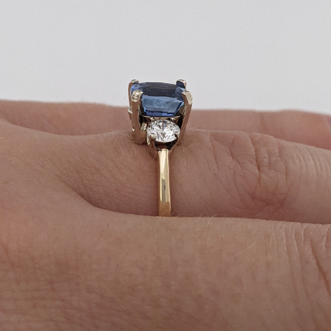 14K CEYLON SAPPHIRE "AA" CUSHION CUT 2.25 CARAT TOTAL WITH .45 DIAMOND TOTAL WEIGHT ESTATE RING 3.2 GRAMS