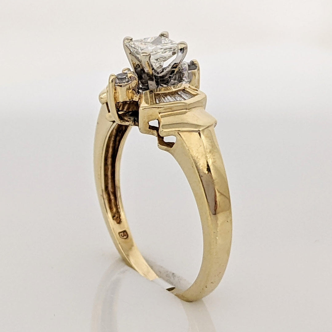 14K .49 CARAT TOTAL WEIGHT I1 H DIAMOND PRINCESS CUT WITH (12) BAGUETTE ESTATE RING 2.7 GRAMS