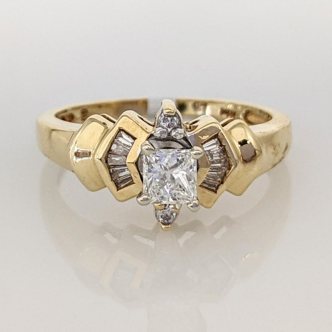 14K .49 CARAT TOTAL WEIGHT I1 H DIAMOND PRINCESS CUT WITH (12) BAGUETTE ESTATE RING 2.7 GRAMS