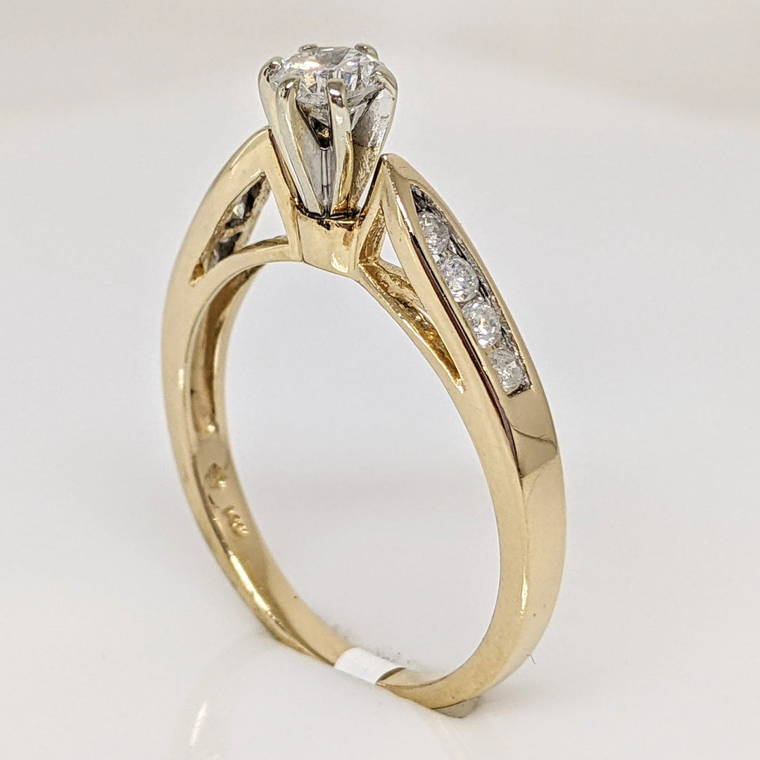 14K .73 CARAT TOTAL WEIGHT I1 G DIAMOND ROUND (9) ESTATE RING 3.2 GRAMS