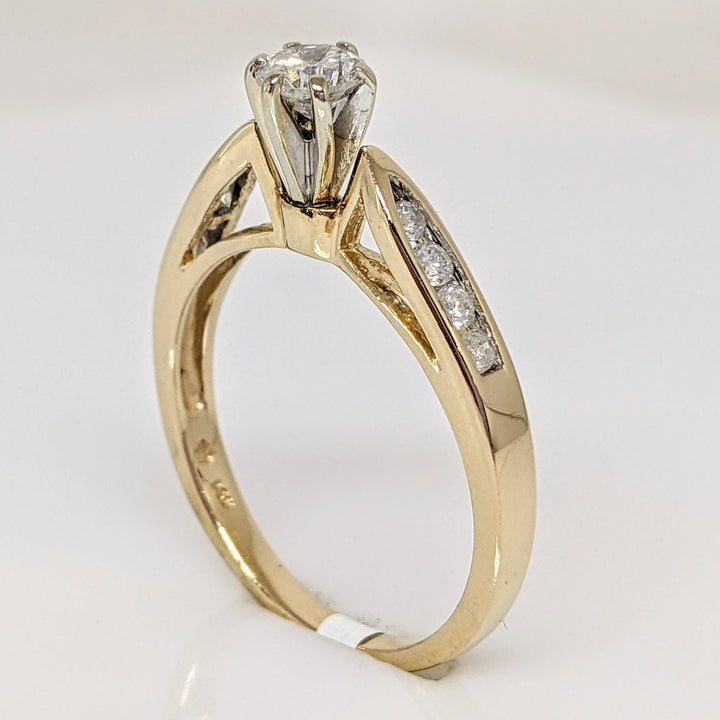 14K .73 CARAT TOTAL WEIGHT I1 G DIAMOND ROUND (9) ESTATE RING 3.2 GRAMS