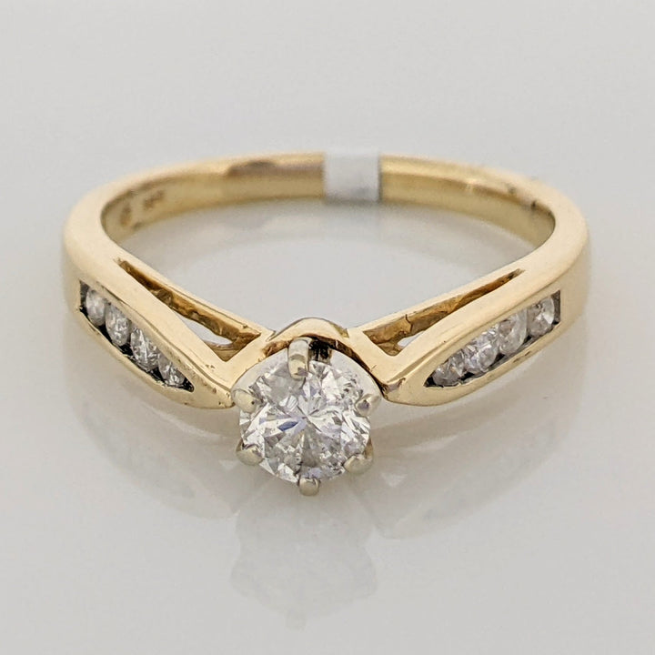 14K .73 CARAT TOTAL WEIGHT I1 G DIAMOND ROUND (9) ESTATE RING 3.2 GRAMS