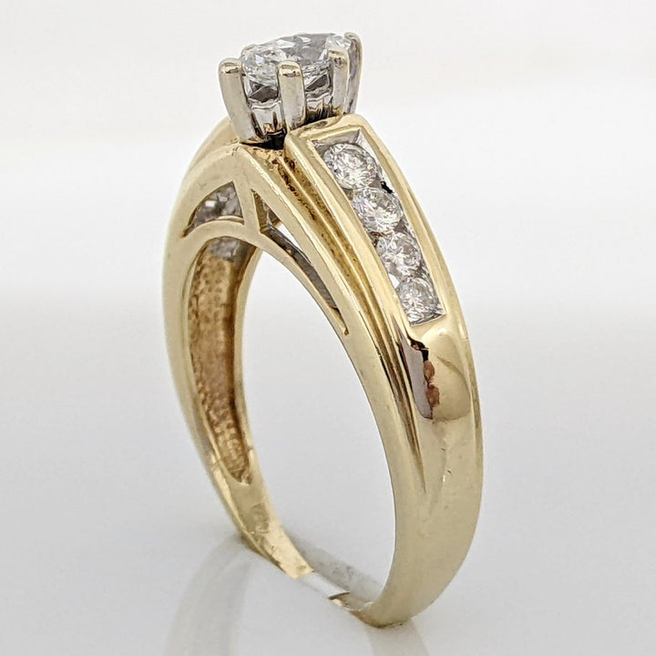 14K .50 CARAT TOTAL WEIGHT I1 I DIAMOND MARQUISE WITH (8) ROUND ESTATE RING 3.7 GRAMS