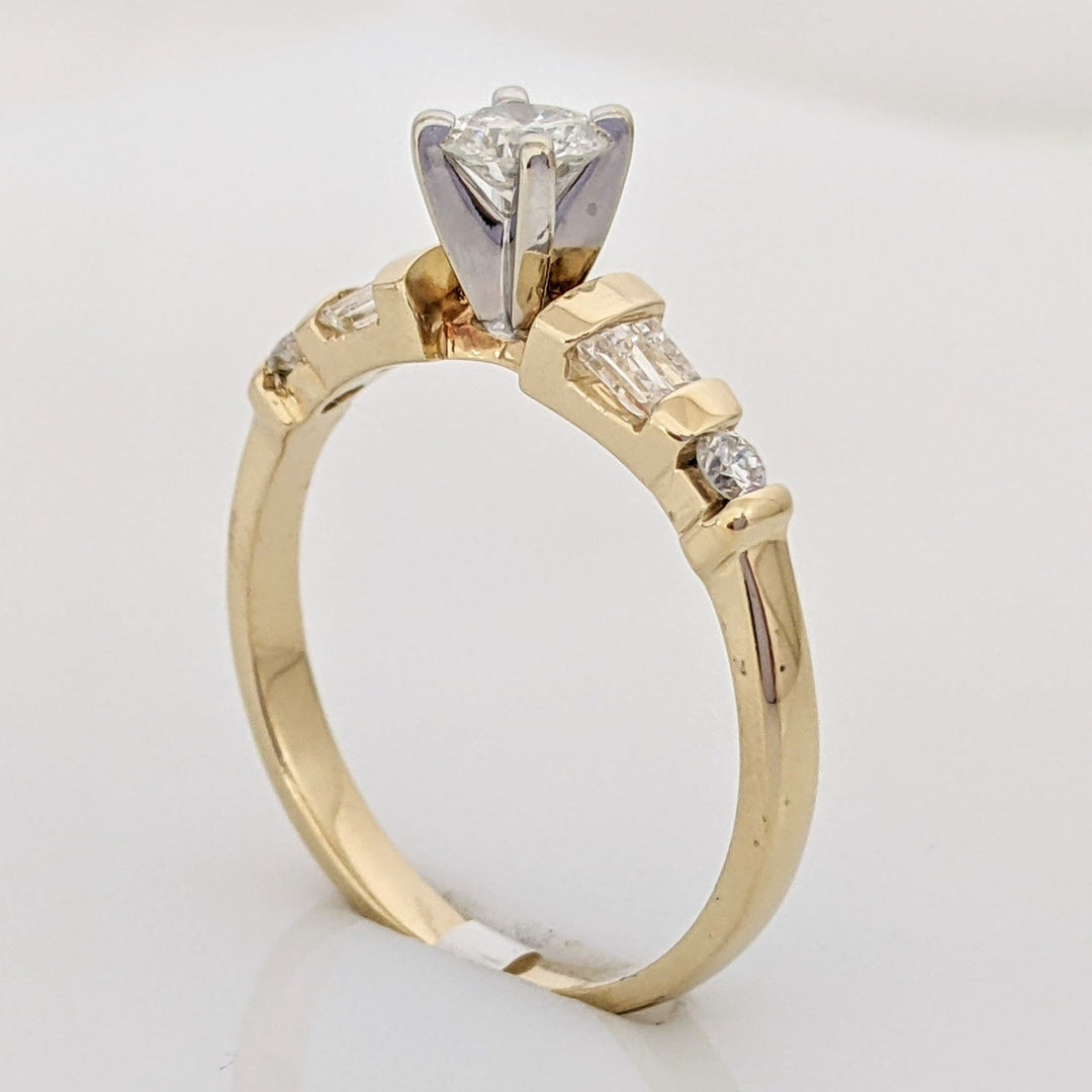 14K .46 CARAT TOTAL WEIGHT SI2 H DIAMOND ROUND (3) BAGUETTE (4) ESTATE RING 2.6 GRAMS