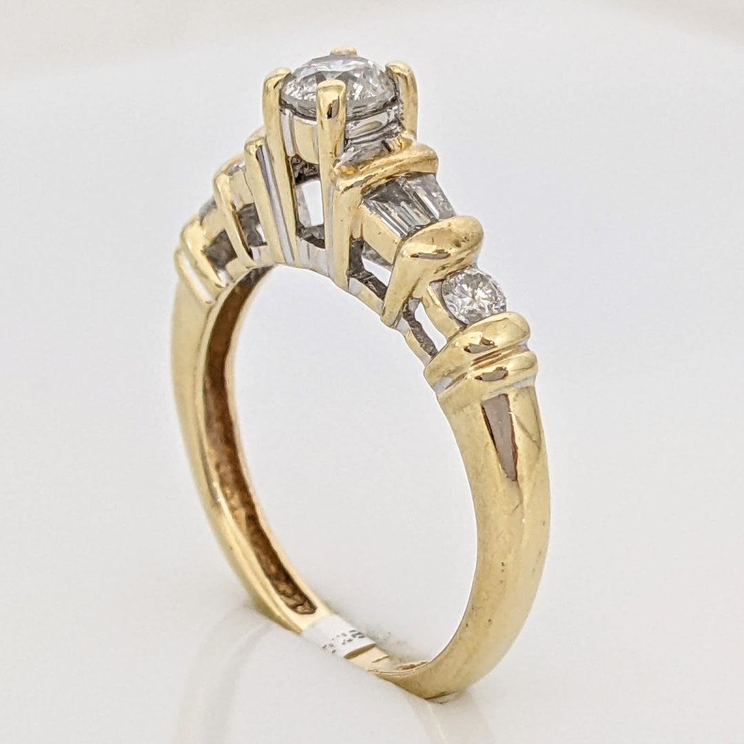 14K .50 CARAT TOTAL WEIGHT I1 G DIAMOND ROUND (3) BAGUETTE (4) ESTATE RING 2.6 GRAMS