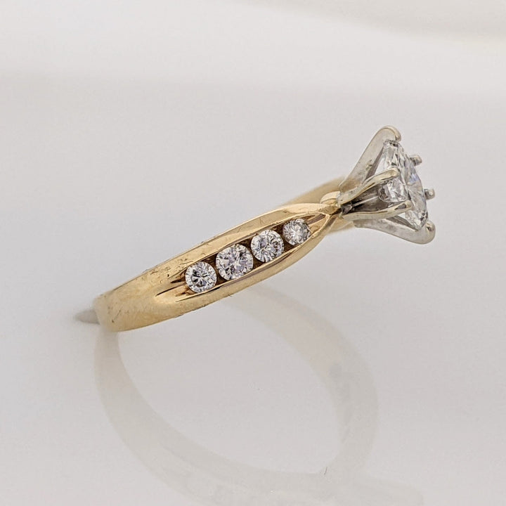 14K .41 CARAT TOTAL WEIGHT I1 G DIAMOND MARQUISE WITH (8) ROUND MELEE ESTATE RING 2.8 GRAMS