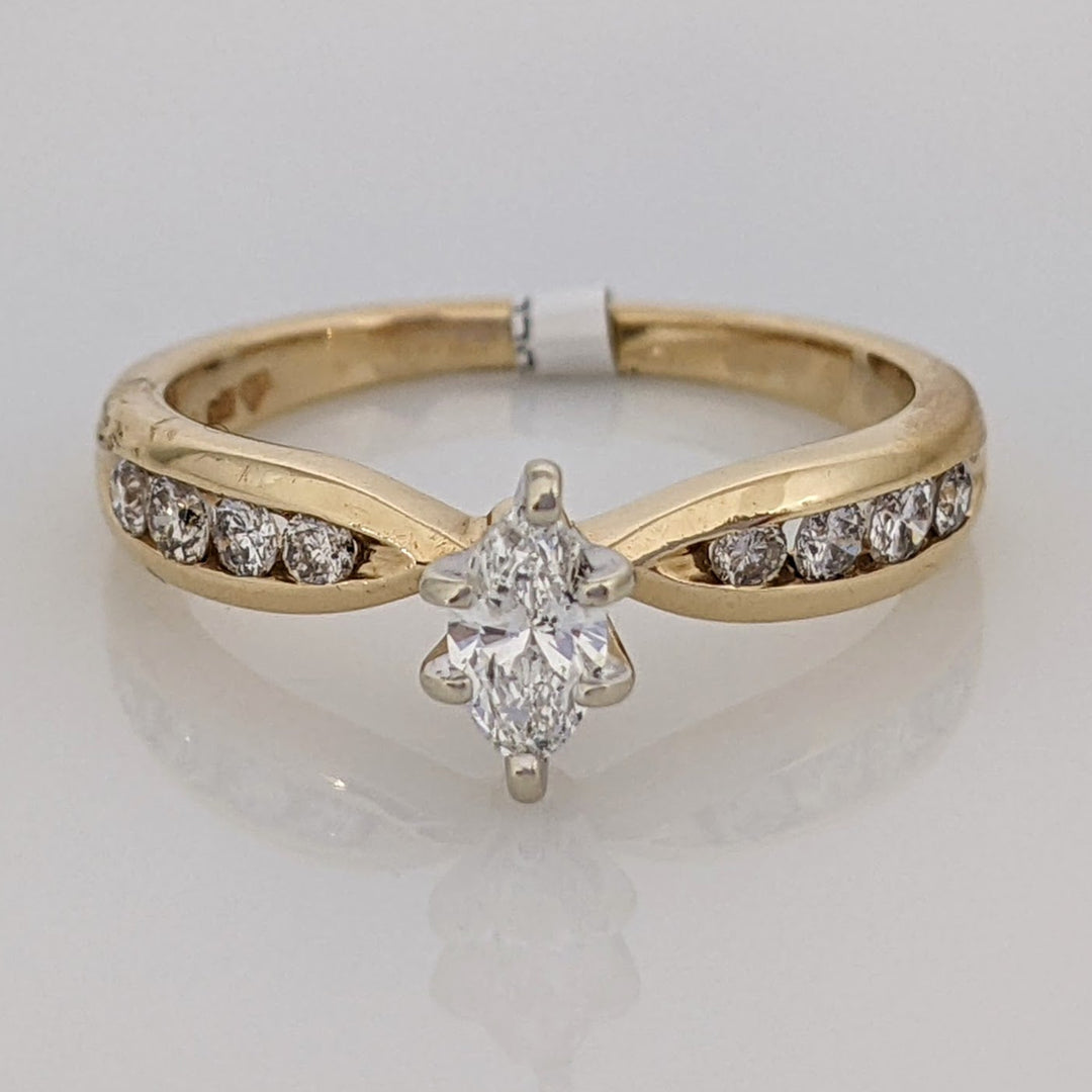 14K .41 CARAT TOTAL WEIGHT I1 G DIAMOND MARQUISE WITH (8) ROUND MELEE ESTATE RING 2.8 GRAMS