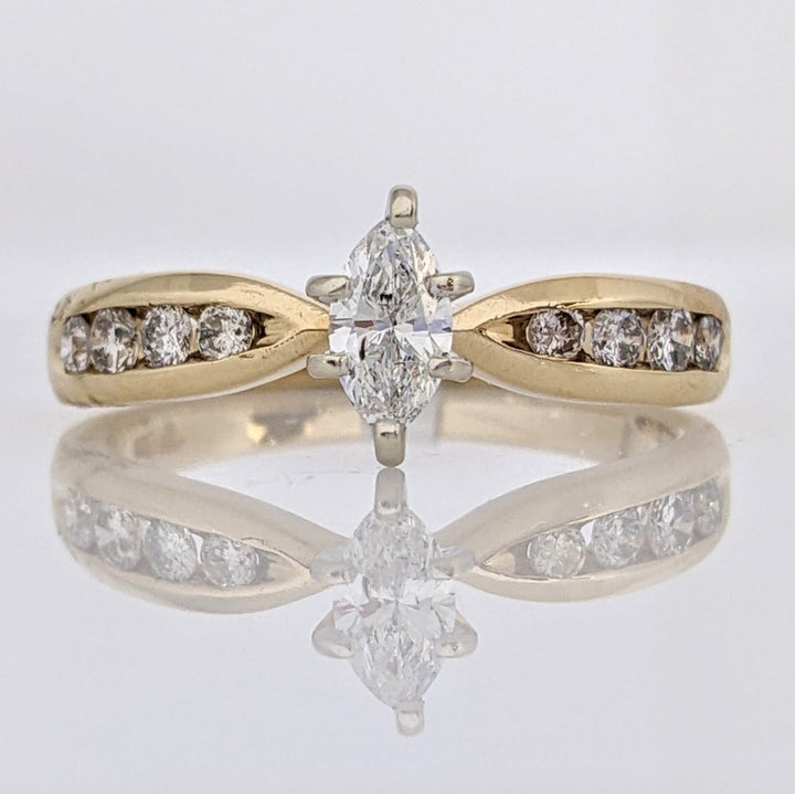 14K .41 CARAT TOTAL WEIGHT I1 G DIAMOND MARQUISE WITH (8) ROUND MELEE ESTATE RING 2.8 GRAMS