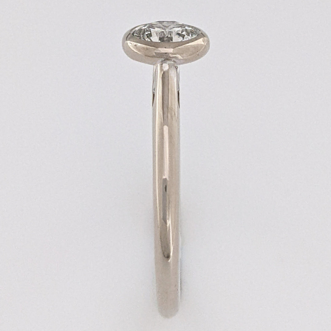 14K WHITE .72 CARAT TOTAL VS2 J DIAMOND ROUND ESTATE BEZEL RING 3.5 GRAMS