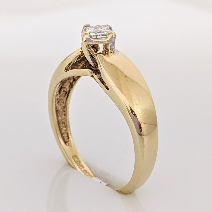 14K .18 CARAT TOTAL DIAMOND PRINCESS CUT FANCY SHANK SOLITAIRE ESTATE RING 2.0 GRAMS