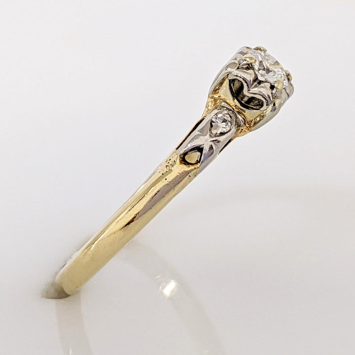 14K .18 CARAT TOTAL WEIGHT SI2 H DIAMOND ROUND (3) VINTAGE SOLITAIRE ESTATE RING 1.8 GRAMS
