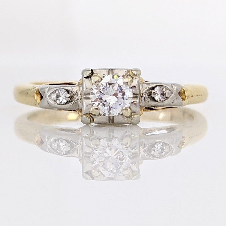 14K .18 CARAT TOTAL WEIGHT SI2 H DIAMOND ROUND (3) VINTAGE SOLITAIRE ESTATE RING 1.8 GRAMS
