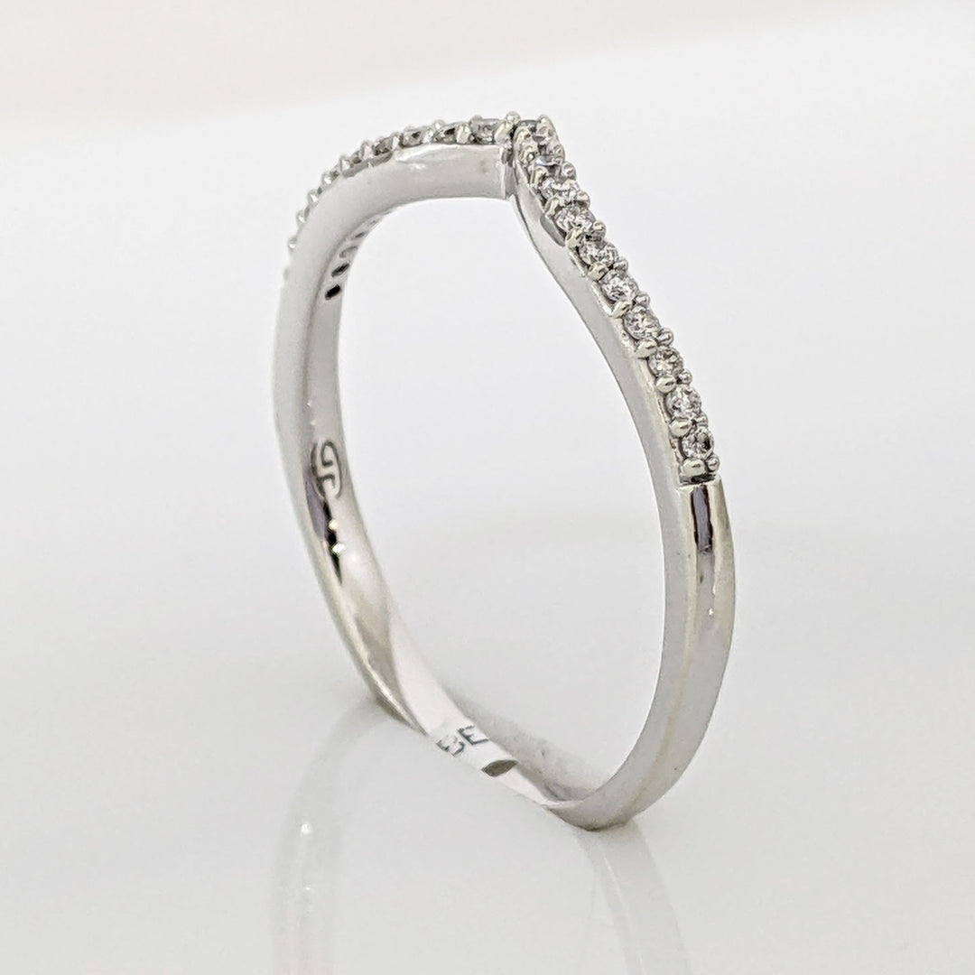 10K WHITE .11 CARAT TOTAL WEIGHT I1 I DIAMOND ROUND (21) V-SHAPED ESTATE BAND 1.3 GRAMS