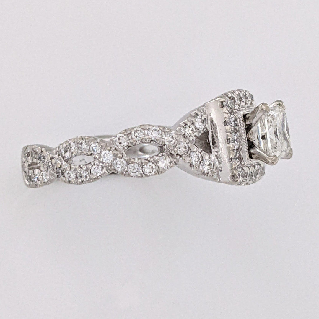14K WHITE .98 CARAT TOTAL WEIGHT I1 I DIAMOND PRINCESS CUT (1) ROUND (82) TWIST ESTATE HALO RING 4.4 GRAMS