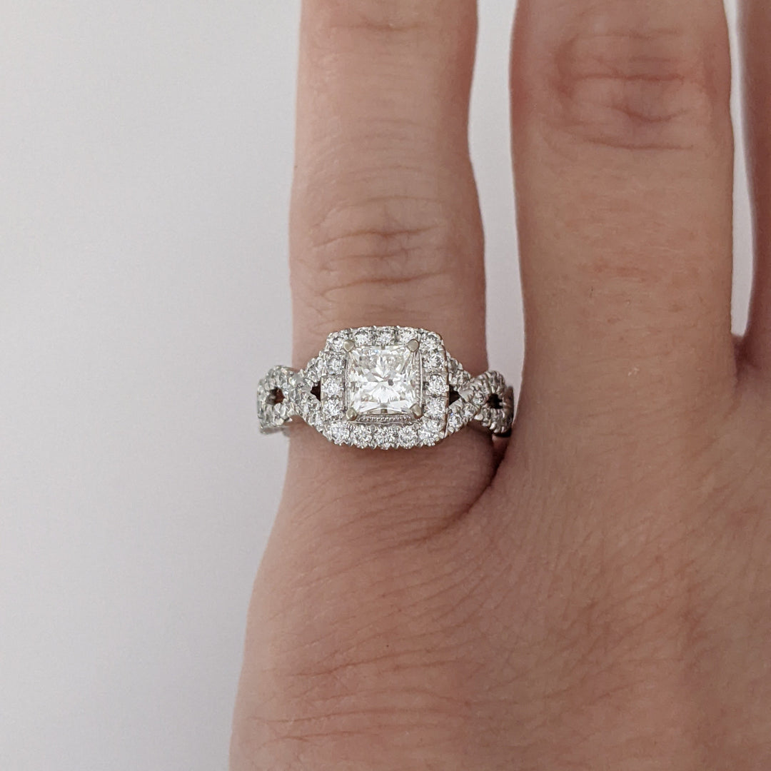 14K WHITE .98 CARAT TOTAL WEIGHT I1 I DIAMOND PRINCESS CUT (1) ROUND (82) TWIST ESTATE HALO RING 4.4 GRAMS