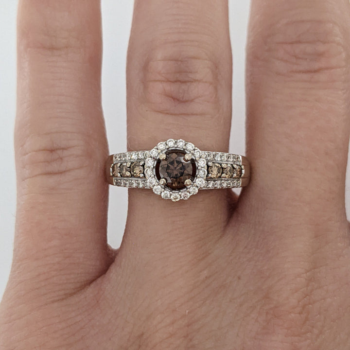 14K WHITE .76 CARAT TOTAL WEIGHT SI1 CHAMPAGNE/ I DIAMOND ROUND (48) ESTATE LEVIAN HALO RING 3.2 GRAMS