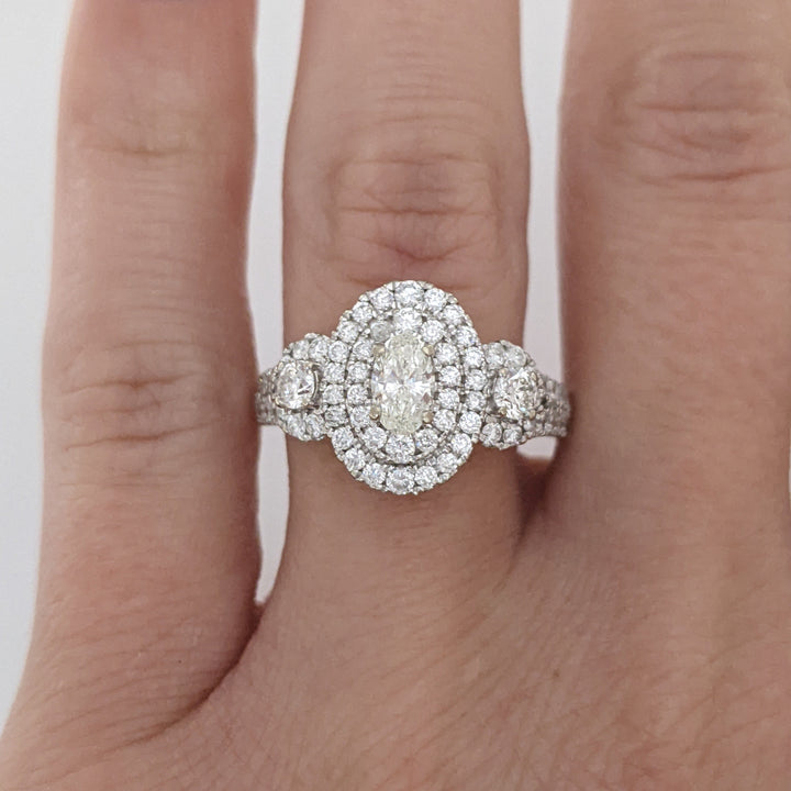 10K WHITE 1.17 CARAT TOTAL WEIGHT SI1 I DIAMOND OVAL (1) ROUND (76) ESTATE HALO RING 3.4 GRAMS
