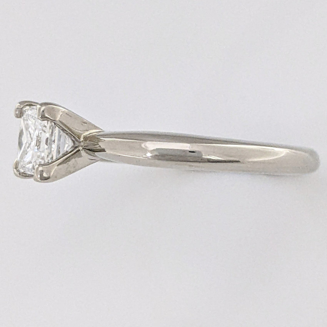 14K WHITE .66 CARAT TOTAL VS2 F DIAMOND PRINCESS CUT SOLITAIRE ESTATE RING 2.9 GRAMS