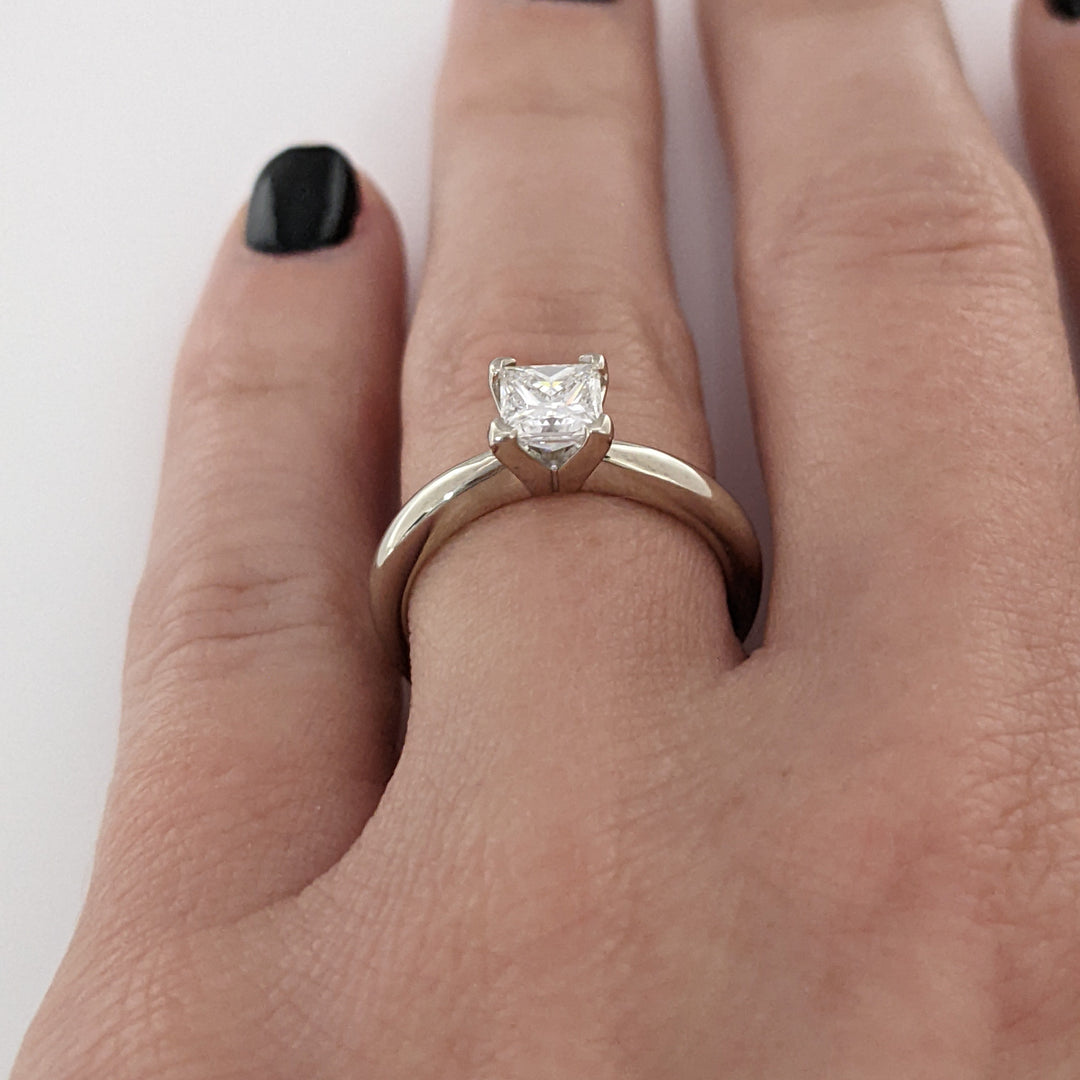 14K WHITE .66 CARAT TOTAL VS2 F DIAMOND PRINCESS CUT SOLITAIRE ESTATE RING 2.9 GRAMS