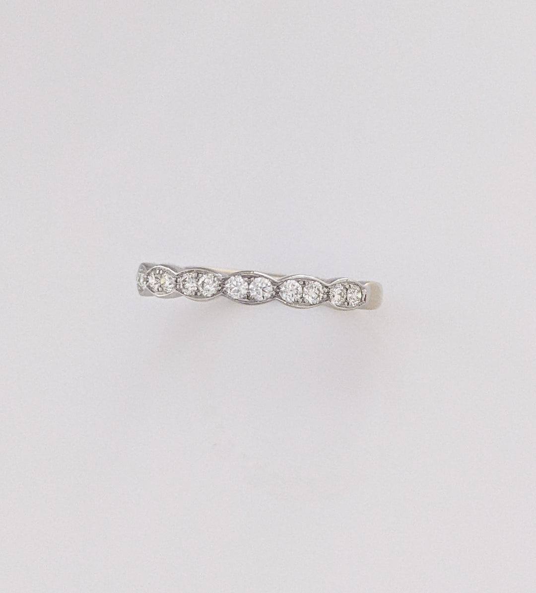 18K WHITE .22 CARAT TOTAL WEIGHT VS-SI I-J DIAMOND ROUND (16) ESTATE BAND 1.7 GRAMS