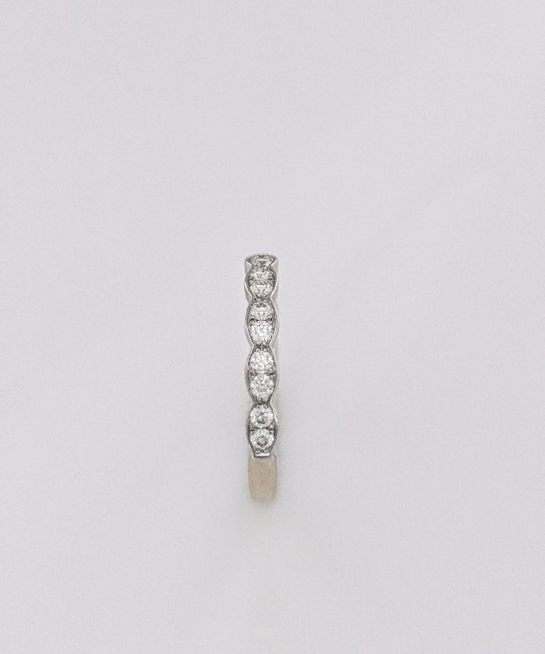 18K WHITE .22 CARAT TOTAL WEIGHT VS-SI I-J DIAMOND ROUND (16) ESTATE BAND 1.7 GRAMS