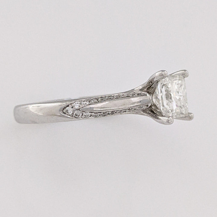 14K WHITE 1.23 CARAT TOTAL WEIGHT I2 H DIAMOND PRINCESS CUT (1) ROUND (34) ESTATE RING 3.9 GRAMS